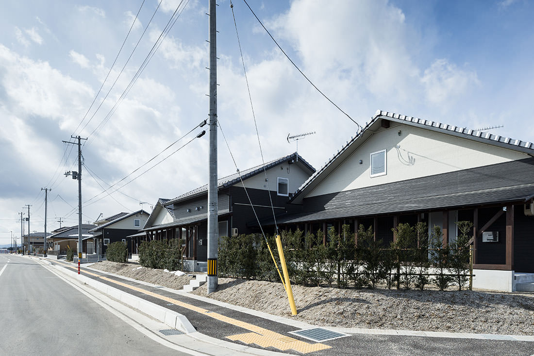 幹線道路からのファサード